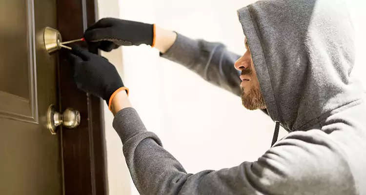 Emergency Motel Lock Repairs—Available 24/7 in West Lealman, FL